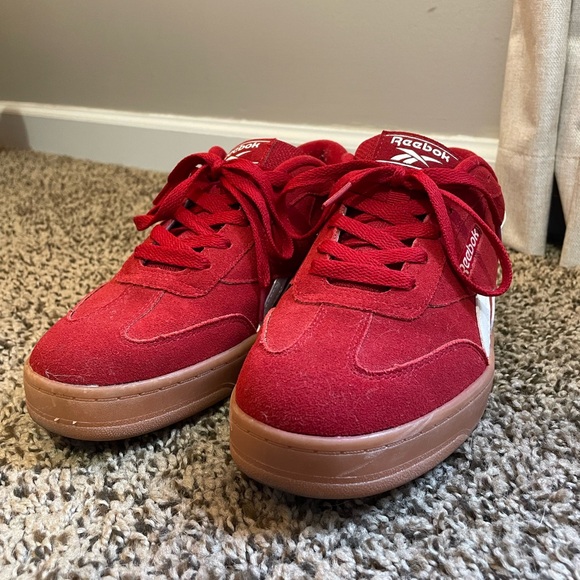 Reebok Women’s Red and White Sneakers - Picture 3 of 7